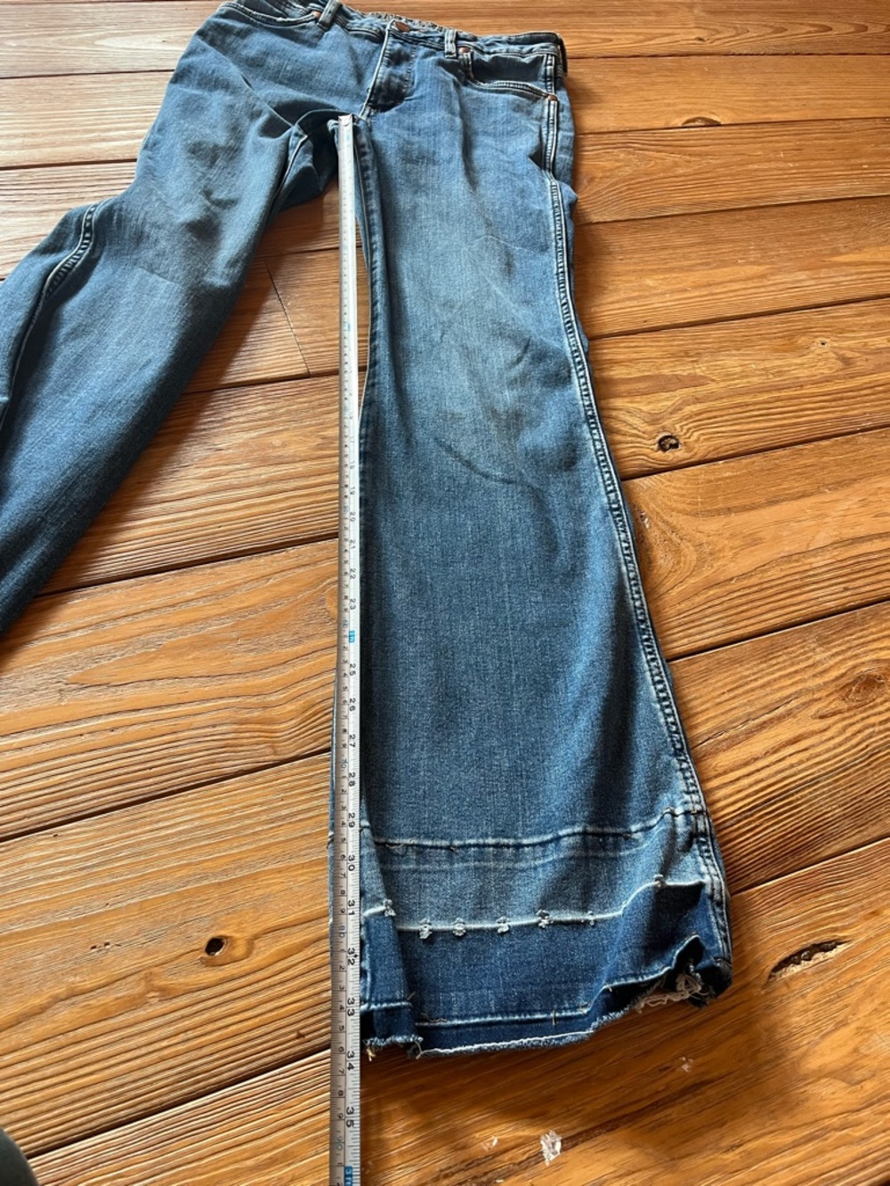 Wrangler Women’s Jeans - Distressed Hem - size 9/10